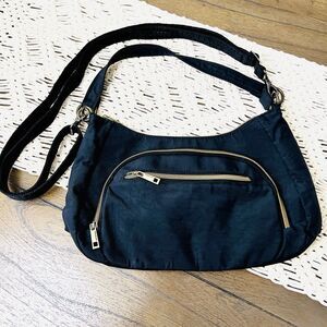 Travelon Black Anti-Theft Classic Crossbody Bag ~ Travel Vacation Zippered